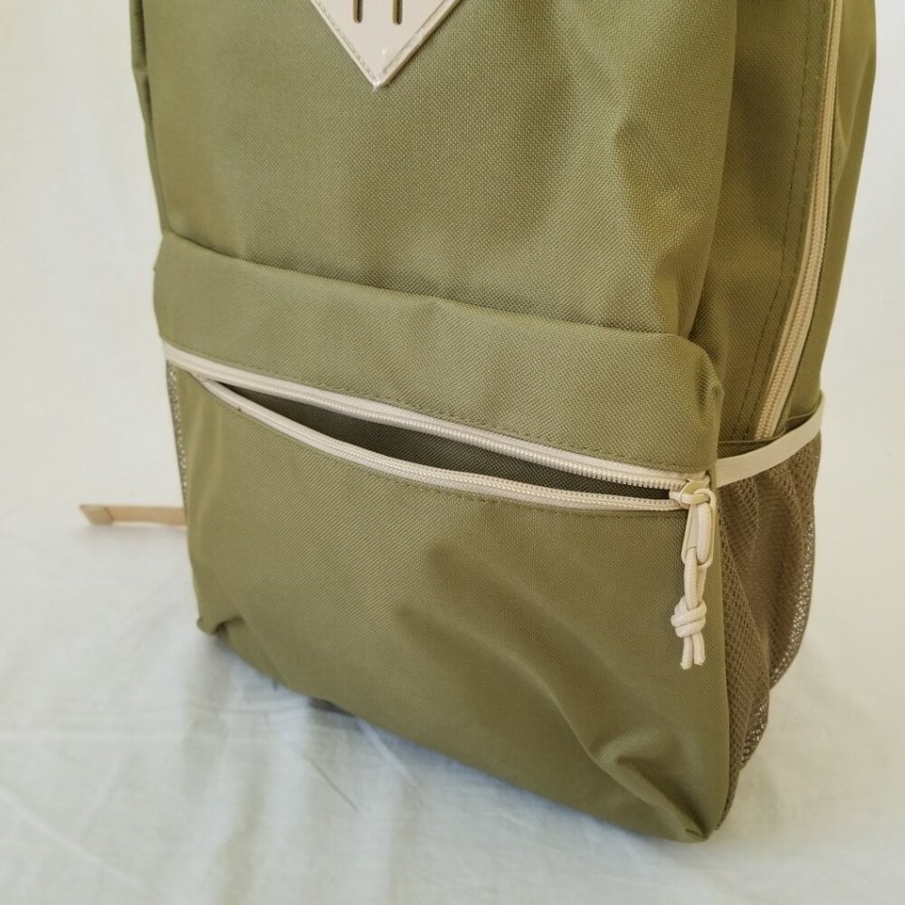 New! Lightweight Olive Green Basic Backpack W/Bot… - image 3